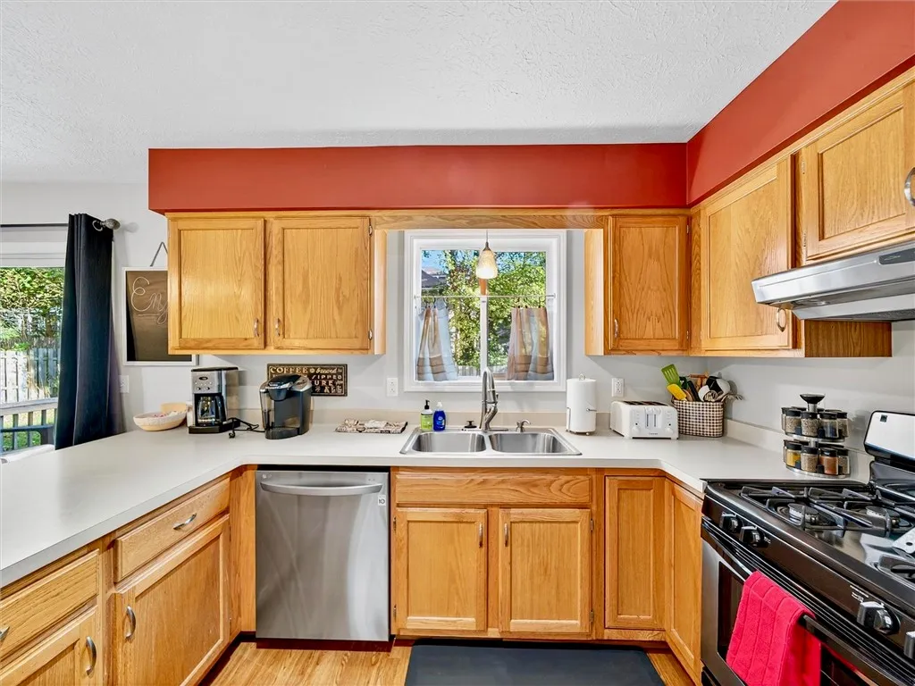 20 Hampden Road, Rochester, New York 14610, Rochester, New York 14610, 3 Bedrooms Bedrooms, 6 Rooms Rooms,1 BathroomBathrooms,Residential,For Sale,20 Hampden Road, Rochester, New York 14610,0,R1647705