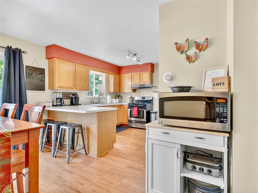 20 Hampden Road, Rochester, New York 14610, Rochester, New York 14610, 3 Bedrooms Bedrooms, 6 Rooms Rooms,1 BathroomBathrooms,Residential,For Sale,20 Hampden Road, Rochester, New York 14610,0,R1647705