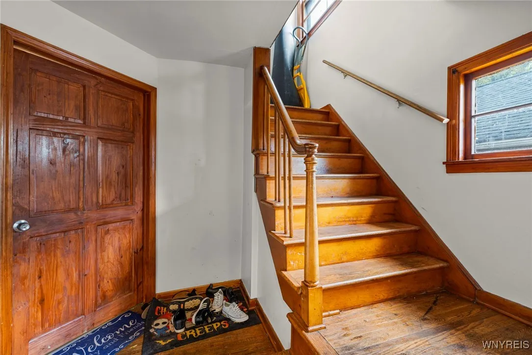 423 Elmwood Avenue, Niagara Falls, New York 14301, Niagara Falls, New York 14301, 4 Bedrooms Bedrooms, ,2 BathroomsBathrooms,Residential,For Sale,423 Elmwood Avenue, Niagara Falls, New York 14301,0,B1646972