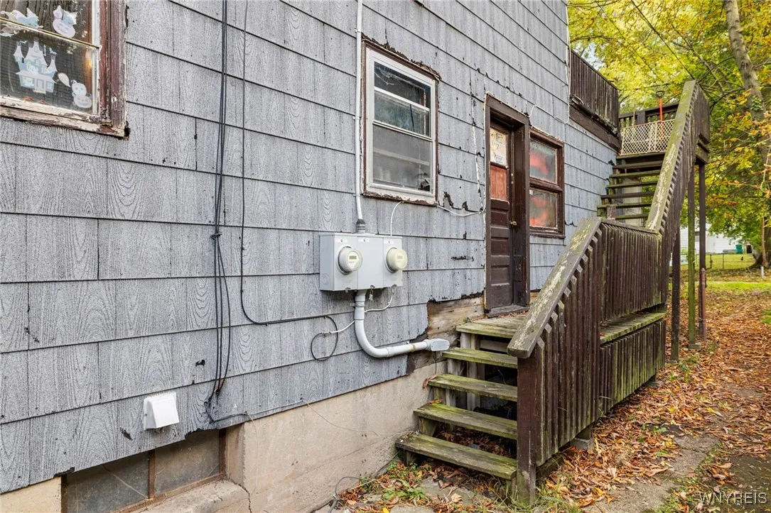 423 Elmwood Avenue, Niagara Falls, New York 14301, Niagara Falls, New York 14301, 4 Bedrooms Bedrooms, ,2 BathroomsBathrooms,Residential,For Sale,423 Elmwood Avenue, Niagara Falls, New York 14301,0,B1646972