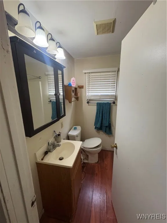 536 81st Street, Niagara Falls, New York 14304, Niagara Falls, New York 14304, 4 Bedrooms Bedrooms, 9 Rooms Rooms,2 BathroomsBathrooms,Residential,For Sale,536 81st Street, Niagara Falls, New York 14304,0,B1646639