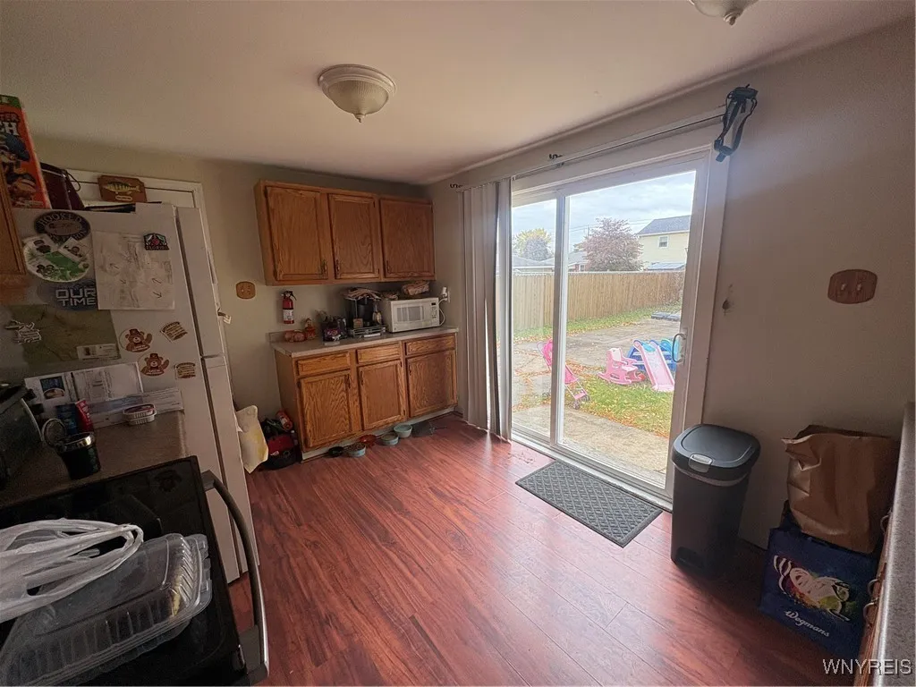 536 81st Street, Niagara Falls, New York 14304, Niagara Falls, New York 14304, 4 Bedrooms Bedrooms, 9 Rooms Rooms,2 BathroomsBathrooms,Residential,For Sale,536 81st Street, Niagara Falls, New York 14304,0,B1646639