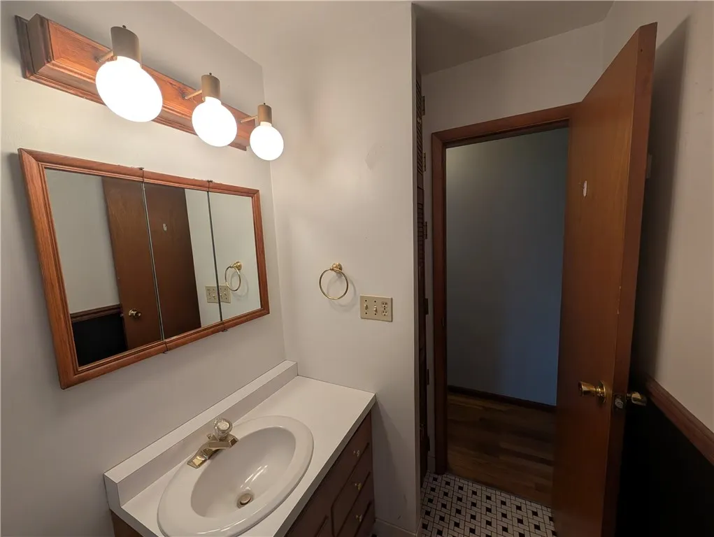 7 Louette Drive, Bradford Town, Pennsylvania 16701, Bradford Town, Pennsylvania 16701, 3 Bedrooms Bedrooms, 6 Rooms Rooms,1 BathroomBathrooms,Residential,For Sale,7 Louette Drive, Bradford Town, Pennsylvania 16701,0,R1647415