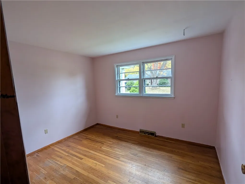 7 Louette Drive, Bradford Town, Pennsylvania 16701, Bradford Town, Pennsylvania 16701, 3 Bedrooms Bedrooms, 6 Rooms Rooms,1 BathroomBathrooms,Residential,For Sale,7 Louette Drive, Bradford Town, Pennsylvania 16701,0,R1647415