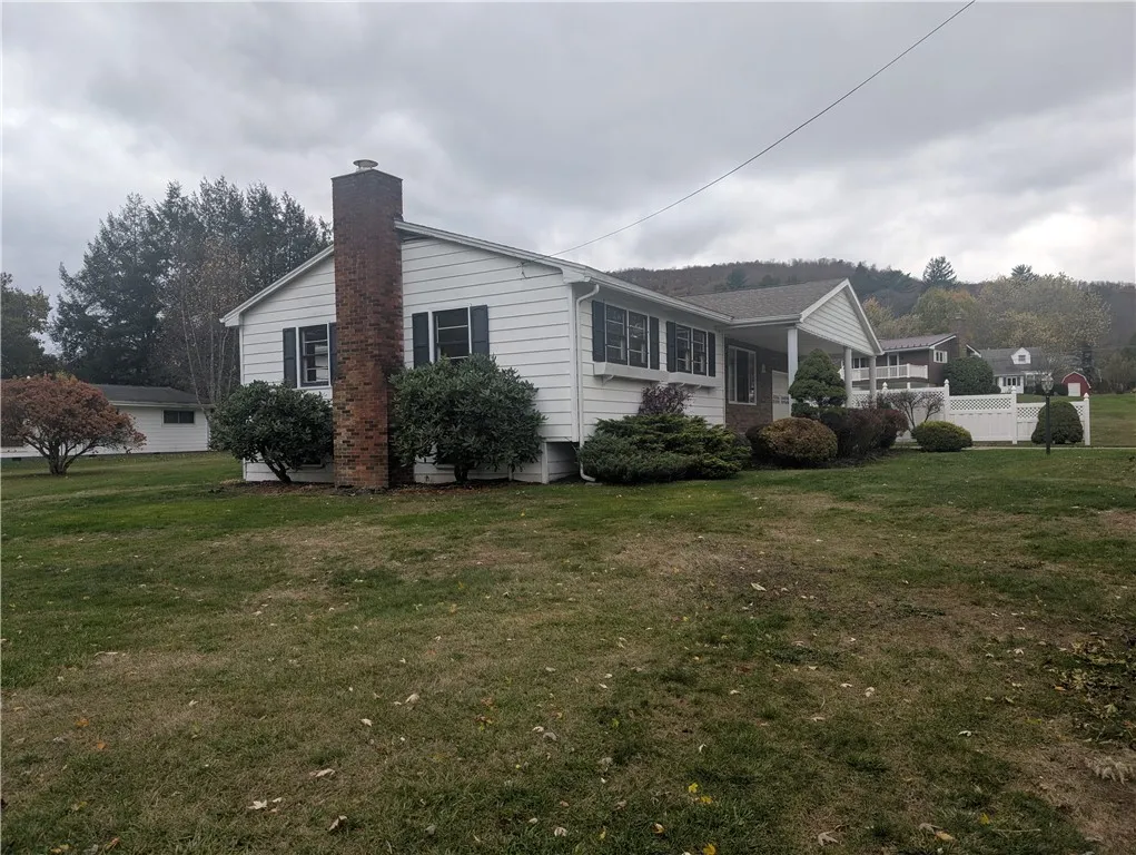 7 Louette Drive, Bradford Town, Pennsylvania 16701, Bradford Town, Pennsylvania 16701, 3 Bedrooms Bedrooms, 6 Rooms Rooms,1 BathroomBathrooms,Residential,For Sale,7 Louette Drive, Bradford Town, Pennsylvania 16701,0,R1647415