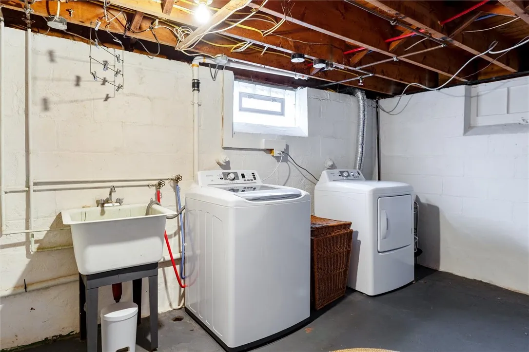 99 Chesterton Road, Greece, New York 14626, Greece, New York 14626, 3 Bedrooms Bedrooms, 7 Rooms Rooms,1 BathroomBathrooms,Residential,For Sale,99 Chesterton Road, Greece, New York 14626,0,R1647751