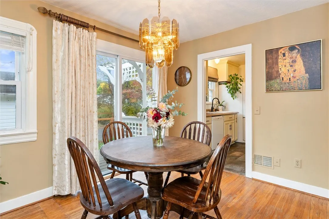 99 Chesterton Road, Greece, New York 14626, Greece, New York 14626, 3 Bedrooms Bedrooms, 7 Rooms Rooms,1 BathroomBathrooms,Residential,For Sale,99 Chesterton Road, Greece, New York 14626,0,R1647751