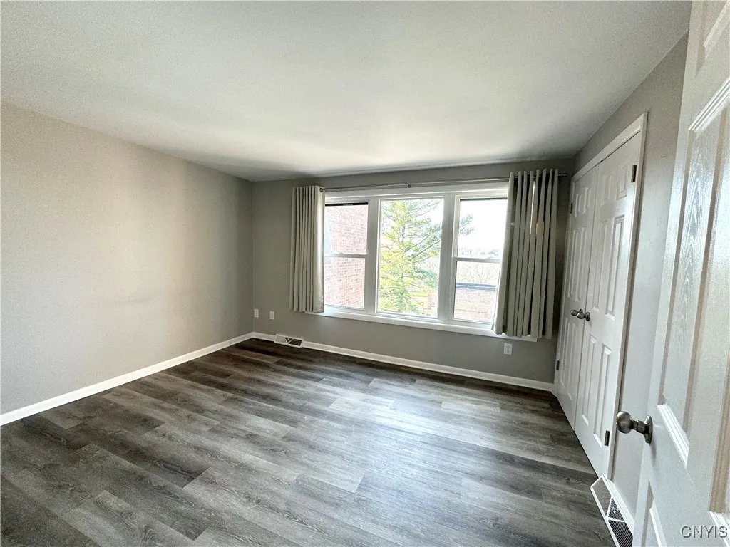 62 Chestnut, New Hartford, New York 13413, New Hartford, New York 13413, 2 Bedrooms Bedrooms, 5 Rooms Rooms,1 BathroomBathrooms,Residential Lease,For Rent,62 Chestnut, New Hartford, New York 13413,0,S1647748