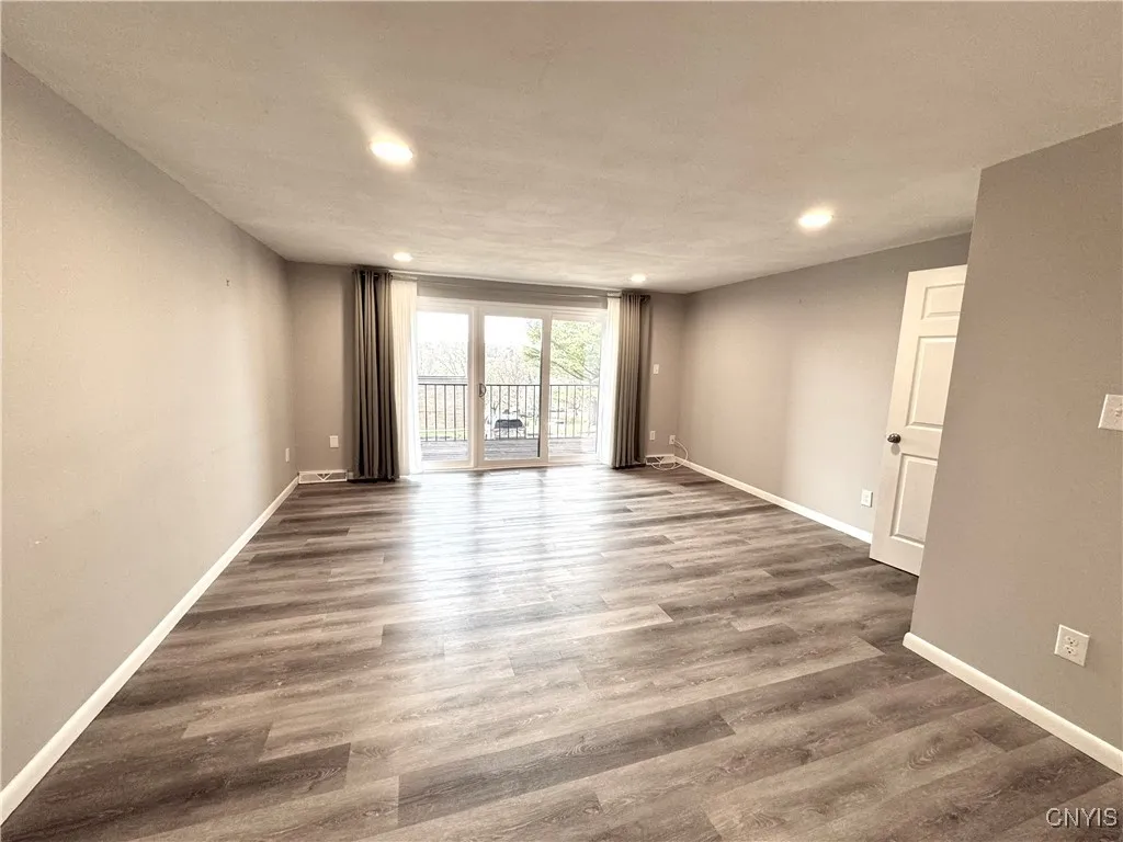 62 Chestnut, New Hartford, New York 13413, New Hartford, New York 13413, 2 Bedrooms Bedrooms, 5 Rooms Rooms,1 BathroomBathrooms,Residential Lease,For Rent,62 Chestnut, New Hartford, New York 13413,0,S1647748