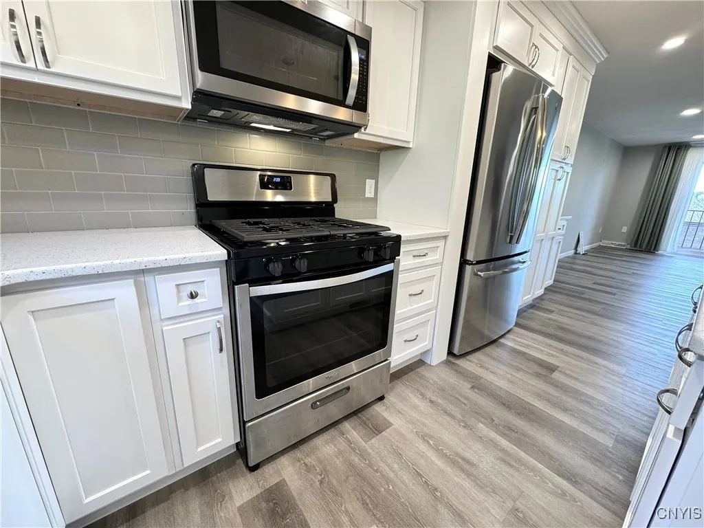 62 Chestnut, New Hartford, New York 13413, New Hartford, New York 13413, 2 Bedrooms Bedrooms, 5 Rooms Rooms,1 BathroomBathrooms,Residential Lease,For Rent,62 Chestnut, New Hartford, New York 13413,0,S1647748