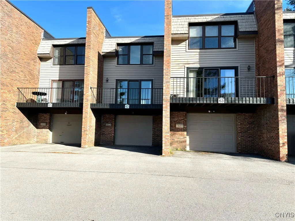 62 Chestnut, New Hartford, New York 13413, New Hartford, New York 13413, 2 Bedrooms Bedrooms, 5 Rooms Rooms,1 BathroomBathrooms,Residential Lease,For Rent,62 Chestnut, New Hartford, New York 13413,0,S1647748