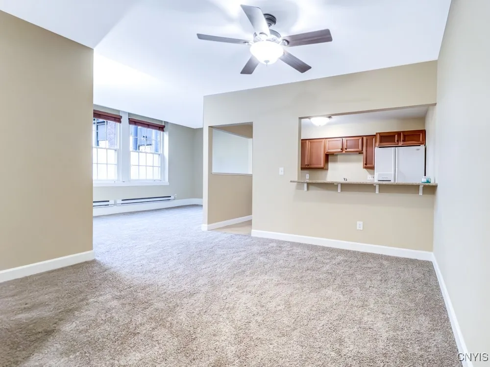 917 Madison Street 5, Syracuse, New York 13210, Syracuse, New York 13210, 2 Bedrooms Bedrooms, 6 Rooms Rooms,1 BathroomBathrooms,Residential Lease,For Rent,917 Madison Street 5, Syracuse, New York 13210,0,S1647720