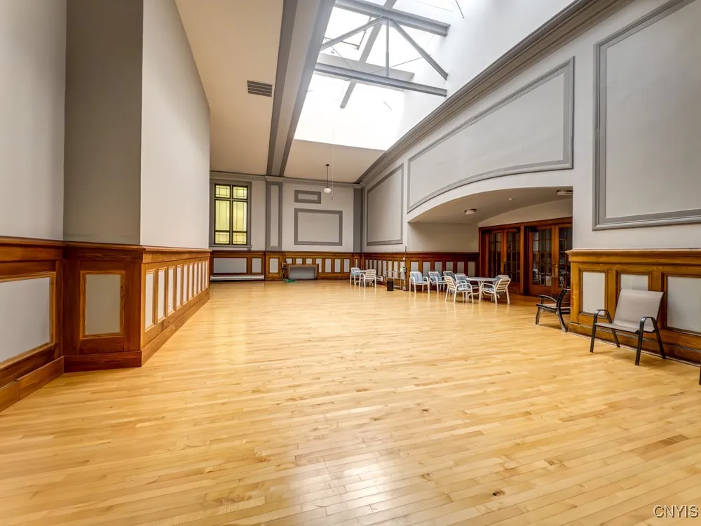 917 Madison Street 5, Syracuse, New York 13210, Syracuse, New York 13210, 2 Bedrooms Bedrooms, 6 Rooms Rooms,1 BathroomBathrooms,Residential Lease,For Rent,917 Madison Street 5, Syracuse, New York 13210,0,S1647720