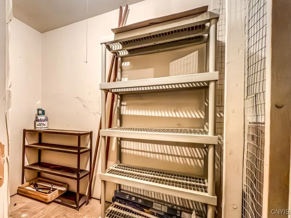 917 Madison Street 5, Syracuse, New York 13210, Syracuse, New York 13210, 2 Bedrooms Bedrooms, 6 Rooms Rooms,1 BathroomBathrooms,Residential Lease,For Rent,917 Madison Street 5, Syracuse, New York 13210,0,S1647720