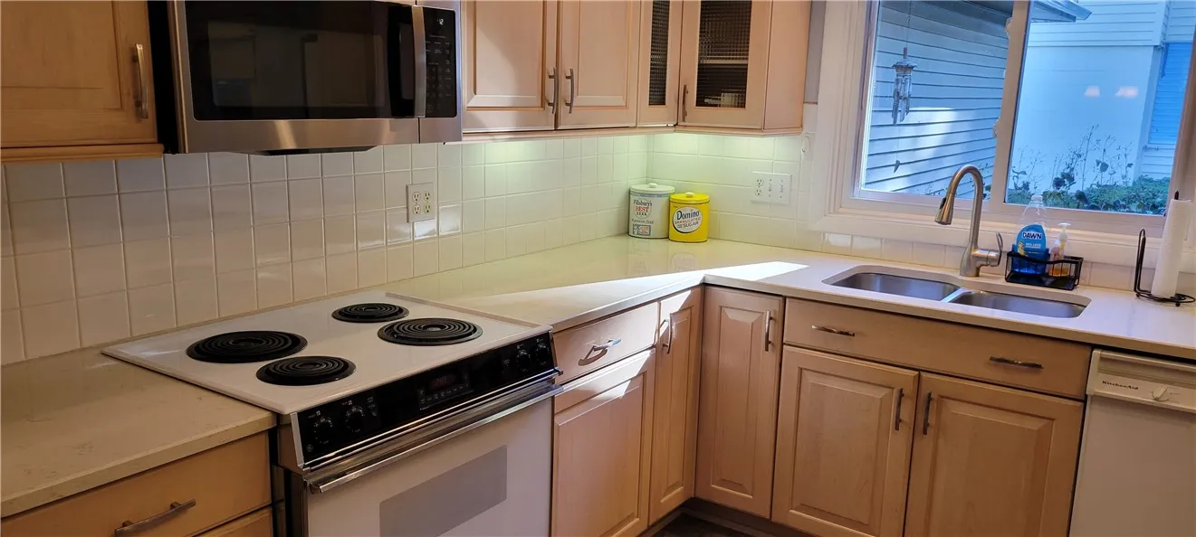 39 Wendover Road South, Brighton, New York 14610, Brighton, New York 14610, 3 Bedrooms Bedrooms, 7 Rooms Rooms,2 BathroomsBathrooms,Residential,For Sale,39 Wendover Road South, Brighton, New York 14610,0,R1647799