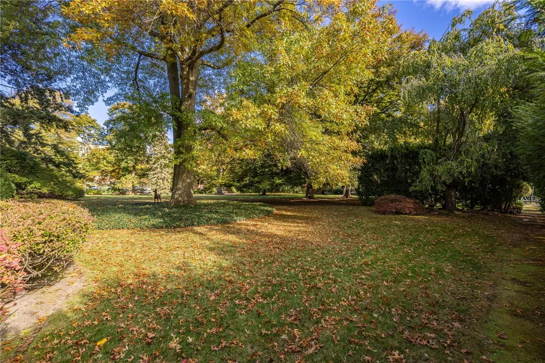 1397 East Avenue 3, Rochester, New York 14610, Rochester, New York 14610, 2 Bedrooms Bedrooms, 6 Rooms Rooms,2 BathroomsBathrooms,Residential Lease,For Rent,1397 East Avenue 3, Rochester, New York 14610,0,R1647132