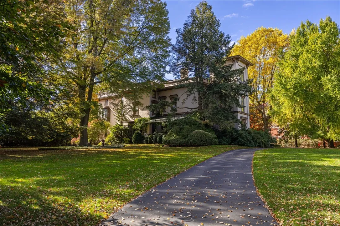 1397 East Avenue 3, Rochester, New York 14610, Rochester, New York 14610, 2 Bedrooms Bedrooms, 6 Rooms Rooms,2 BathroomsBathrooms,Residential Lease,For Rent,1397 East Avenue 3, Rochester, New York 14610,0,R1647132