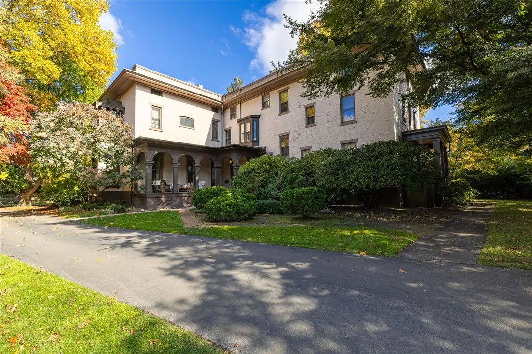 1397 East Avenue 3, Rochester, New York 14610, Rochester, New York 14610, 2 Bedrooms Bedrooms, 6 Rooms Rooms,2 BathroomsBathrooms,Residential Lease,For Rent,1397 East Avenue 3, Rochester, New York 14610,0,R1647132