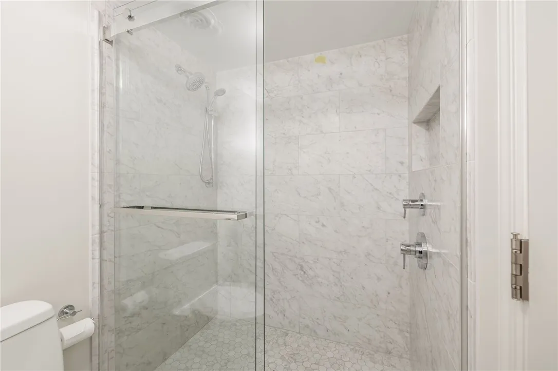 1397 East Avenue 3, Rochester, New York 14610, Rochester, New York 14610, 2 Bedrooms Bedrooms, 6 Rooms Rooms,2 BathroomsBathrooms,Residential Lease,For Rent,1397 East Avenue 3, Rochester, New York 14610,0,R1647132