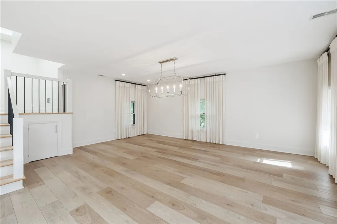 1397 East Avenue 3, Rochester, New York 14610, Rochester, New York 14610, 2 Bedrooms Bedrooms, 6 Rooms Rooms,2 BathroomsBathrooms,Residential Lease,For Rent,1397 East Avenue 3, Rochester, New York 14610,0,R1647132