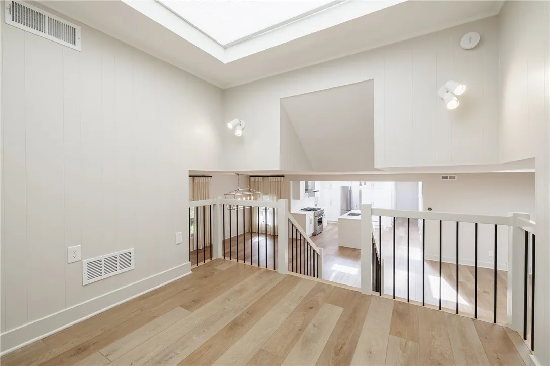 1397 East Avenue 3, Rochester, New York 14610, Rochester, New York 14610, 2 Bedrooms Bedrooms, 6 Rooms Rooms,2 BathroomsBathrooms,Residential Lease,For Rent,1397 East Avenue 3, Rochester, New York 14610,0,R1647132