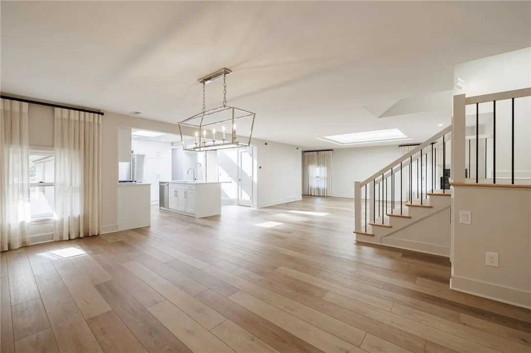 1397 East Avenue 3, Rochester, New York 14610, Rochester, New York 14610, 2 Bedrooms Bedrooms, 6 Rooms Rooms,2 BathroomsBathrooms,Residential Lease,For Rent,1397 East Avenue 3, Rochester, New York 14610,0,R1647132