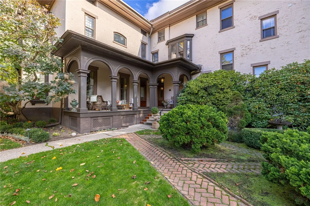 1397 East Avenue 3, Rochester, New York 14610, Rochester, New York 14610, 2 Bedrooms Bedrooms, 6 Rooms Rooms,2 BathroomsBathrooms,Residential Lease,For Rent,1397 East Avenue 3, Rochester, New York 14610,0,R1647132