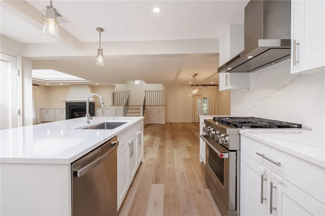1397 East Avenue 3, Rochester, New York 14610, Rochester, New York 14610, 2 Bedrooms Bedrooms, 6 Rooms Rooms,2 BathroomsBathrooms,Residential Lease,For Rent,1397 East Avenue 3, Rochester, New York 14610,0,R1647132