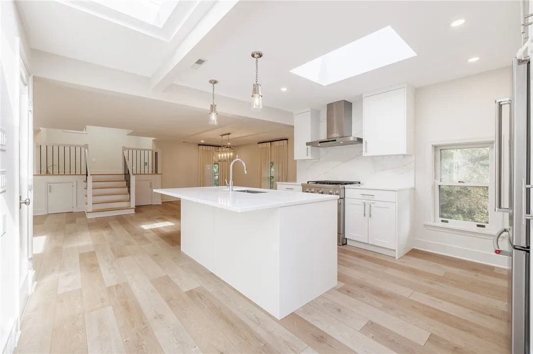 1397 East Avenue 3, Rochester, New York 14610, Rochester, New York 14610, 2 Bedrooms Bedrooms, 6 Rooms Rooms,2 BathroomsBathrooms,Residential Lease,For Rent,1397 East Avenue 3, Rochester, New York 14610,0,R1647132