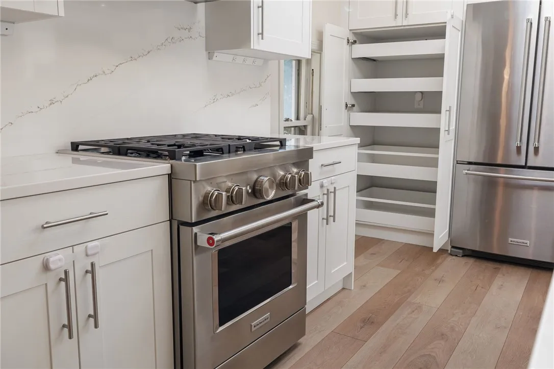 1397 East Avenue 3, Rochester, New York 14610, Rochester, New York 14610, 2 Bedrooms Bedrooms, 6 Rooms Rooms,2 BathroomsBathrooms,Residential Lease,For Rent,1397 East Avenue 3, Rochester, New York 14610,0,R1647132