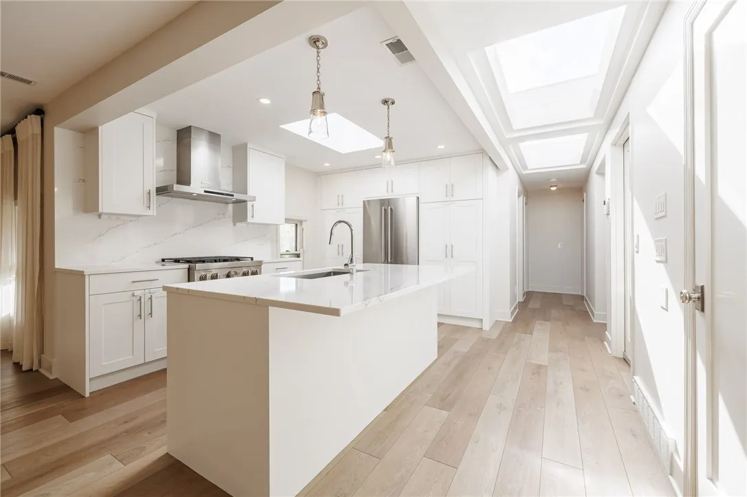 1397 East Avenue 3, Rochester, New York 14610, Rochester, New York 14610, 2 Bedrooms Bedrooms, 6 Rooms Rooms,2 BathroomsBathrooms,Residential Lease,For Rent,1397 East Avenue 3, Rochester, New York 14610,0,R1647132