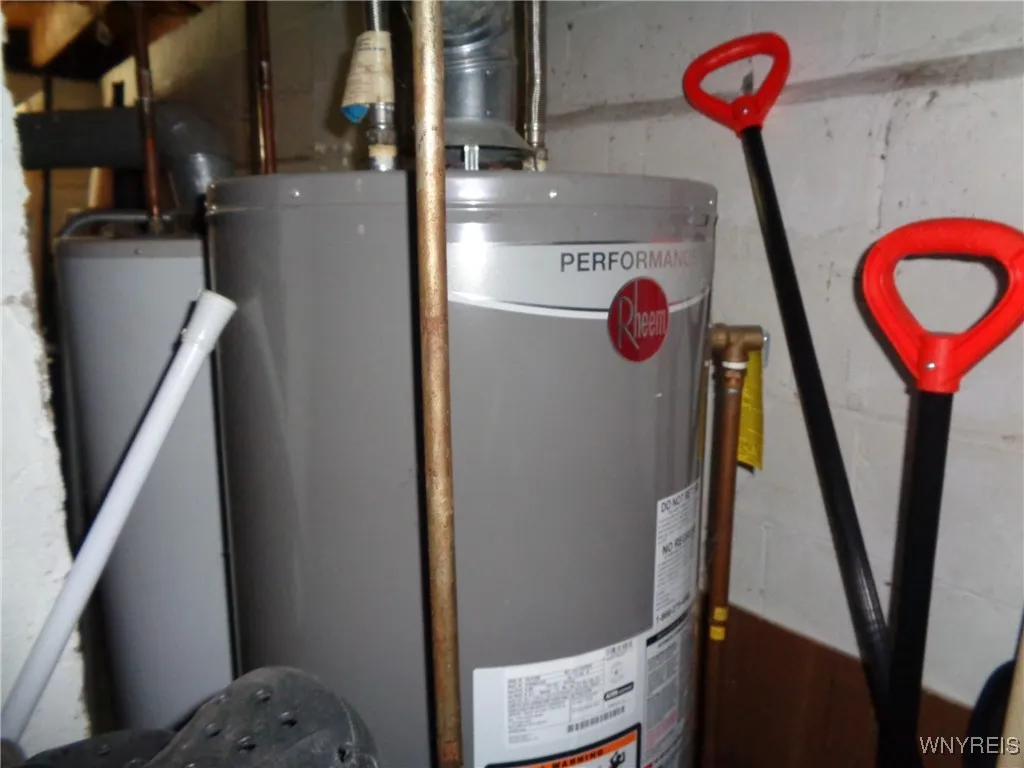 105 Pullman Avenue, Tonawanda, New York 14217, Tonawanda, New York 14217, 4 Bedrooms Bedrooms, ,2 BathroomsBathrooms,Residential,For Sale,105 Pullman Avenue, Tonawanda, New York 14217,0,B1646226