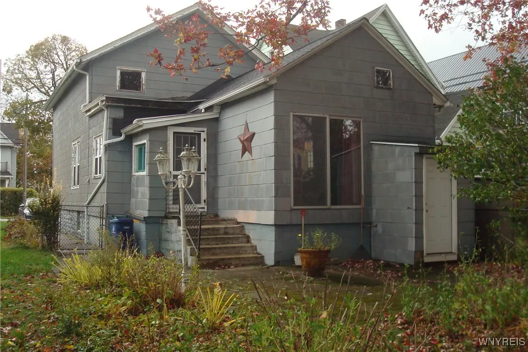 29 Pomona Place, Buffalo, New York 14210, Buffalo, New York 14210, 3 Bedrooms Bedrooms, 7 Rooms Rooms,1 BathroomBathrooms,Residential,For Sale,29 Pomona Place, Buffalo, New York 14210,0,B1647804