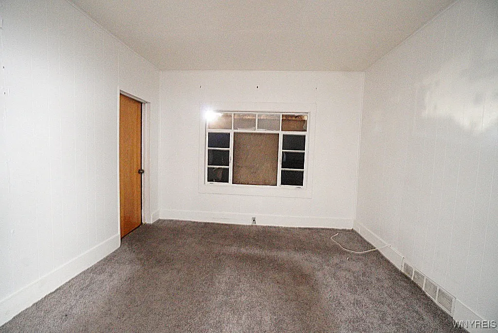 108 Roebling Avenue, Buffalo, New York 14215, Buffalo, New York 14215, 5 Bedrooms Bedrooms, ,2 BathroomsBathrooms,Residential,For Sale,108 Roebling Avenue, Buffalo, New York 14215,0,B1647264