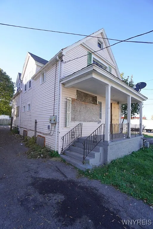 108 Roebling Avenue, Buffalo, New York 14215, Buffalo, New York 14215, 5 Bedrooms Bedrooms, ,2 BathroomsBathrooms,Residential,For Sale,108 Roebling Avenue, Buffalo, New York 14215,0,B1647264