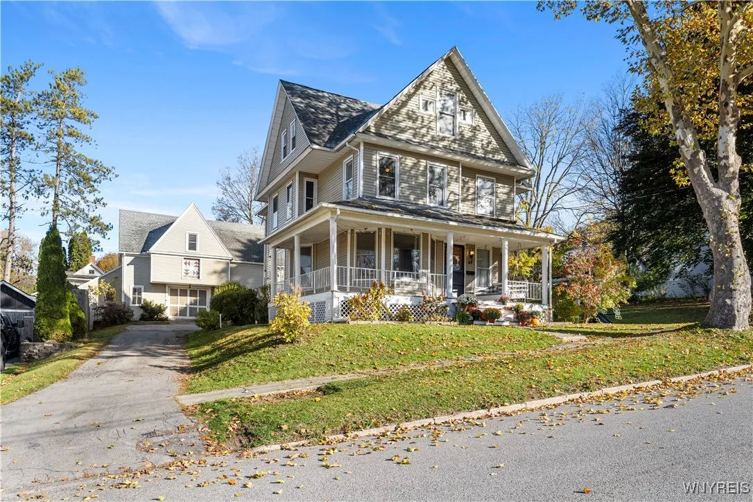 37 State Street, Warsaw, New York 14569, Warsaw, New York 14569, 4 Bedrooms Bedrooms, 10 Rooms Rooms,1 BathroomBathrooms,Residential,For Sale,37 State Street, Warsaw, New York 14569,0,B1647533