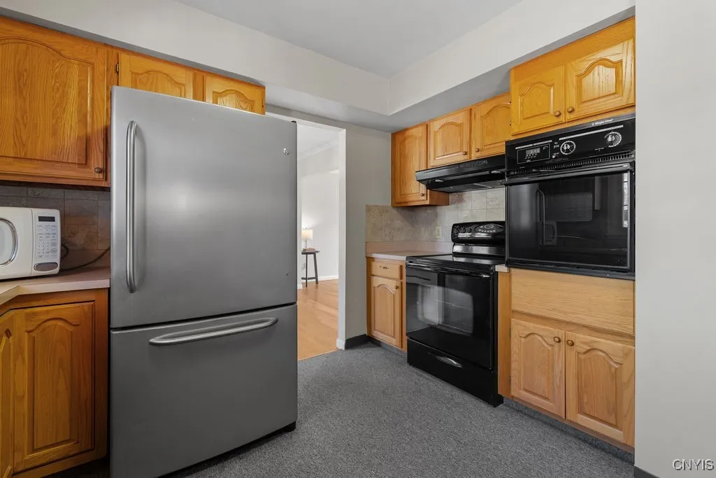 7 Berrywood Road, Clay, New York 13090, Clay, New York 13090, 4 Bedrooms Bedrooms, 10 Rooms Rooms,2 BathroomsBathrooms,Residential,For Sale,7 Berrywood Road, Clay, New York 13090,0,S1647662
