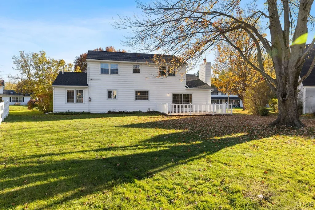 7 Berrywood Road, Clay, New York 13090, Clay, New York 13090, 4 Bedrooms Bedrooms, 10 Rooms Rooms,2 BathroomsBathrooms,Residential,For Sale,7 Berrywood Road, Clay, New York 13090,0,S1647662