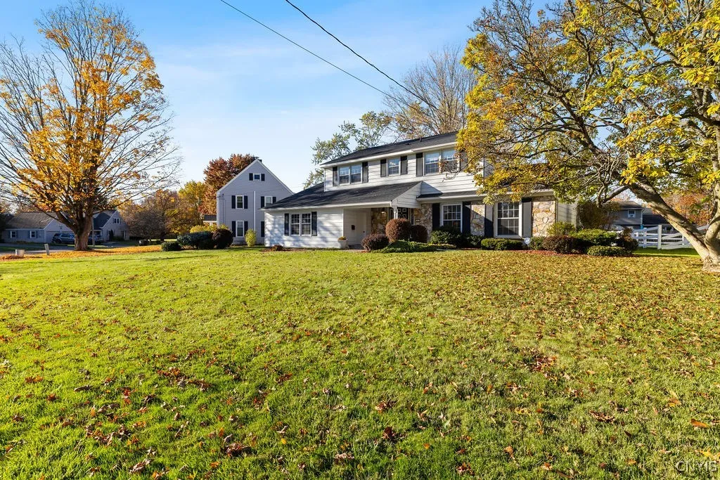 7 Berrywood Road, Clay, New York 13090, Clay, New York 13090, 4 Bedrooms Bedrooms, 10 Rooms Rooms,2 BathroomsBathrooms,Residential,For Sale,7 Berrywood Road, Clay, New York 13090,0,S1647662