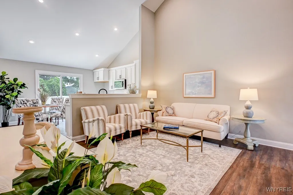 22 B Stonham Place, Amherst, New York 14221, Amherst, New York 14221, 3 Bedrooms Bedrooms, 6 Rooms Rooms,2 BathroomsBathrooms,Residential,For Sale,22 B Stonham Place, Amherst, New York 14221,0,B1647834