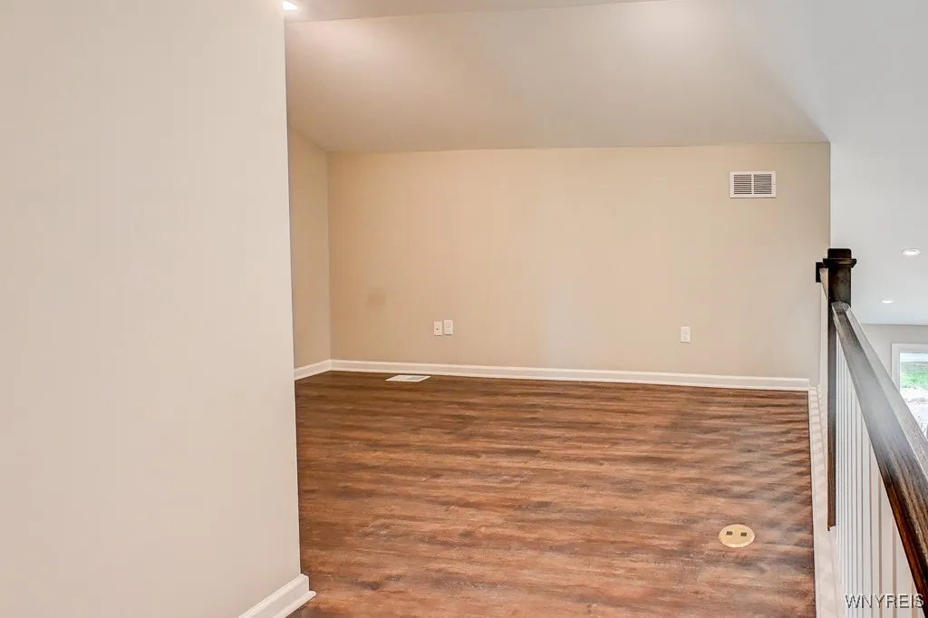 22 B Stonham Place, Amherst, New York 14221, Amherst, New York 14221, 3 Bedrooms Bedrooms, 6 Rooms Rooms,2 BathroomsBathrooms,Residential,For Sale,22 B Stonham Place, Amherst, New York 14221,0,B1647834