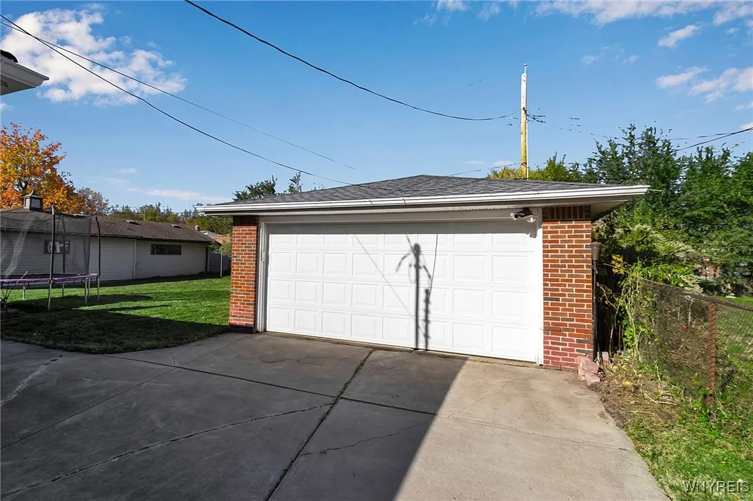 135 Century Drive, West Seneca, New York 14224, West Seneca, New York 14224, 3 Bedrooms Bedrooms, 6 Rooms Rooms,1 BathroomBathrooms,Residential,For Sale,135 Century Drive, West Seneca, New York 14224,0,B1647599