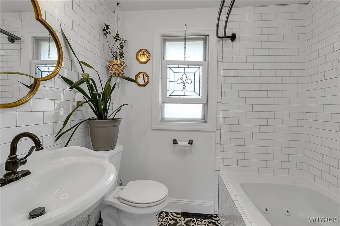 135 Century Drive, West Seneca, New York 14224, West Seneca, New York 14224, 3 Bedrooms Bedrooms, 6 Rooms Rooms,1 BathroomBathrooms,Residential,For Sale,135 Century Drive, West Seneca, New York 14224,0,B1647599