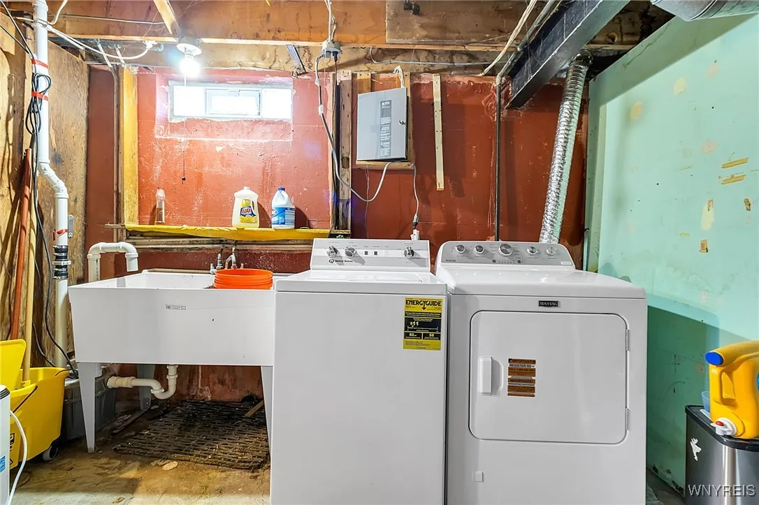 135 Century Drive, West Seneca, New York 14224, West Seneca, New York 14224, 3 Bedrooms Bedrooms, 6 Rooms Rooms,1 BathroomBathrooms,Residential,For Sale,135 Century Drive, West Seneca, New York 14224,0,B1647599