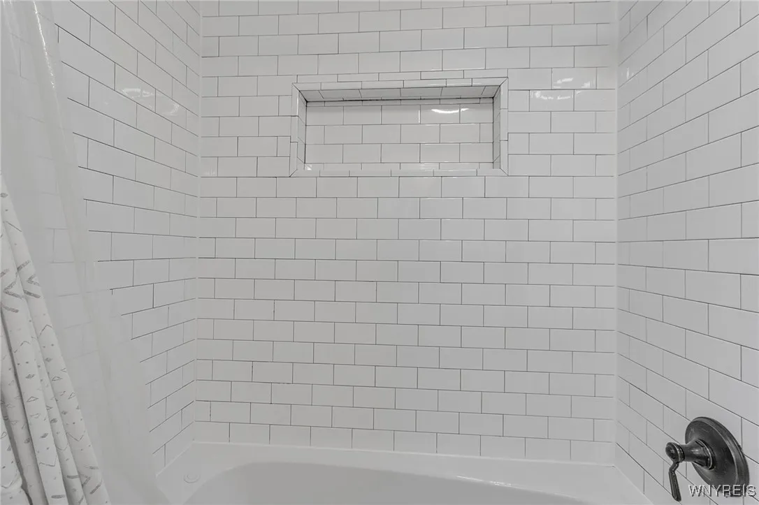 135 Century Drive, West Seneca, New York 14224, West Seneca, New York 14224, 3 Bedrooms Bedrooms, 6 Rooms Rooms,1 BathroomBathrooms,Residential,For Sale,135 Century Drive, West Seneca, New York 14224,0,B1647599