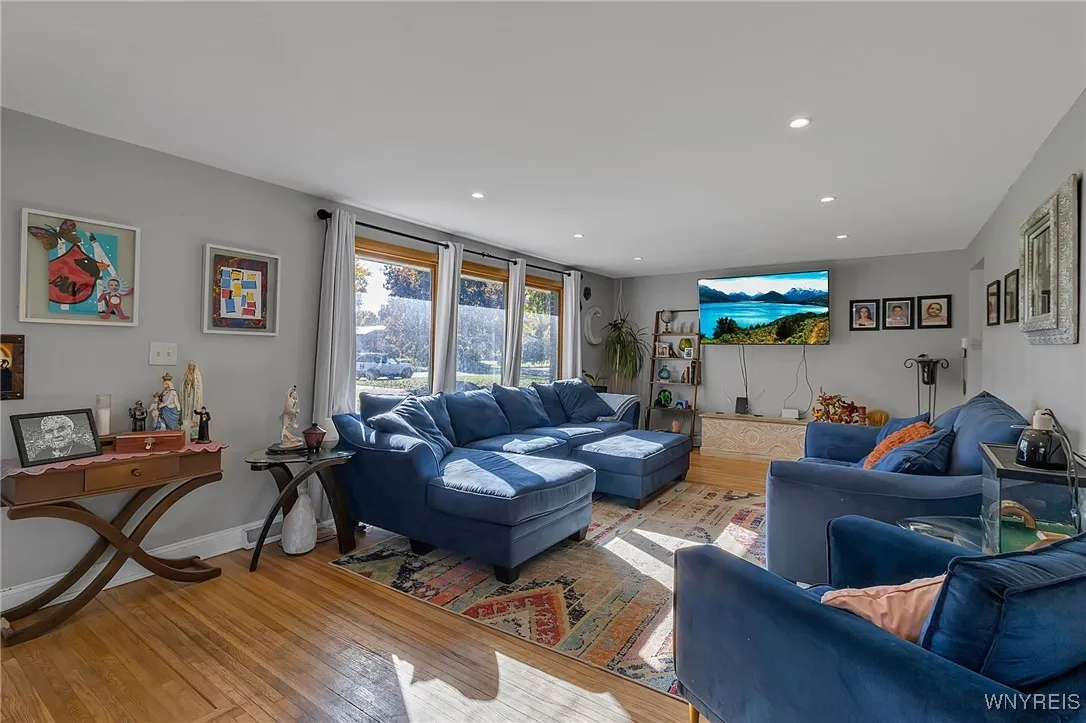 135 Century Drive, West Seneca, New York 14224, West Seneca, New York 14224, 3 Bedrooms Bedrooms, 6 Rooms Rooms,1 BathroomBathrooms,Residential,For Sale,135 Century Drive, West Seneca, New York 14224,0,B1647599