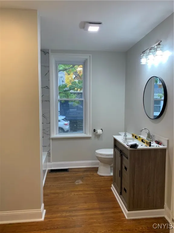 1st floor full bath with laundry