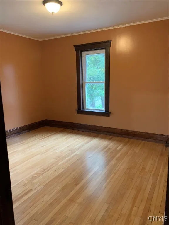 3rd bedroom walkin closet