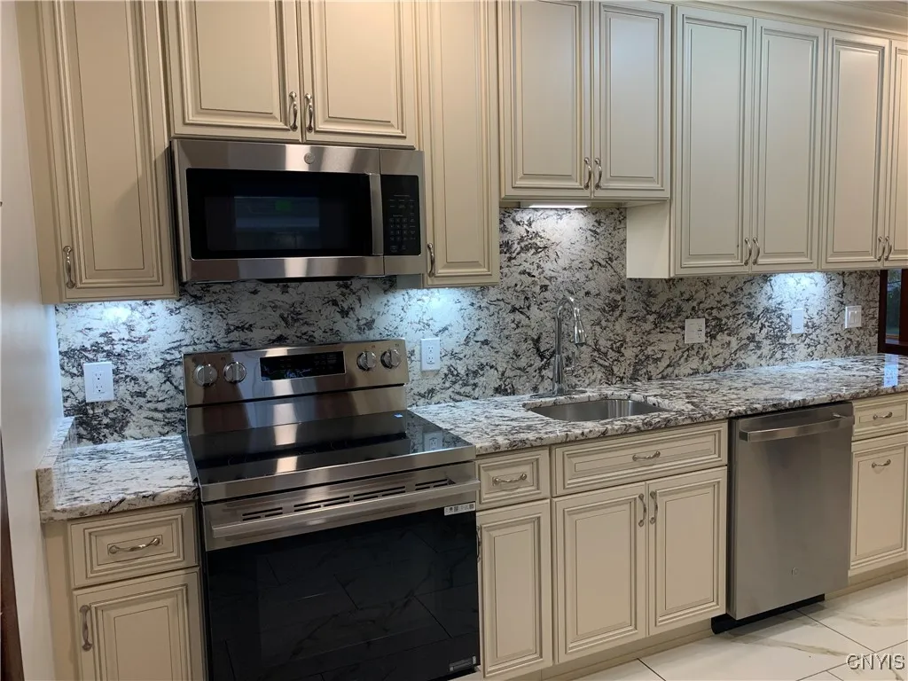 1633 State Route 48, Granby, New York 13069, Granby, New York 13069, 3 Bedrooms Bedrooms, 10 Rooms Rooms,2 BathroomsBathrooms,Residential,For Sale,1633 State Route 48, Granby, New York 13069,0,S1647328