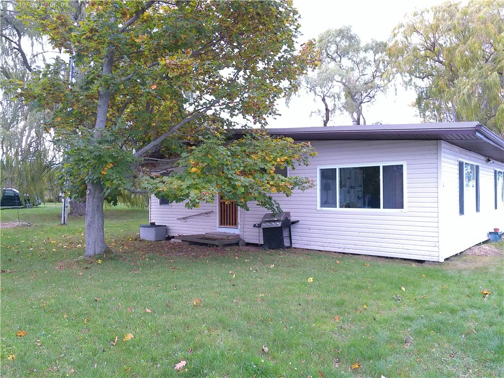 10773 Smythe Lane 39, Yates, New York 14098, Yates, New York 14098, 4 Bedrooms Bedrooms, 6 Rooms Rooms,1 BathroomBathrooms,Residential,For Sale,10773 Smythe Lane 39, Yates, New York 14098,0,R1647847